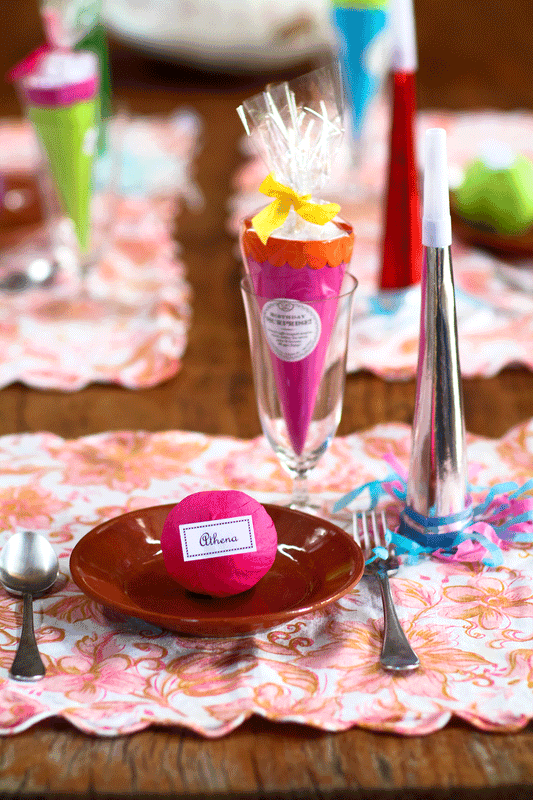 Mini Surprise Balls (5 Prizes Per Ball, Multi-Color)