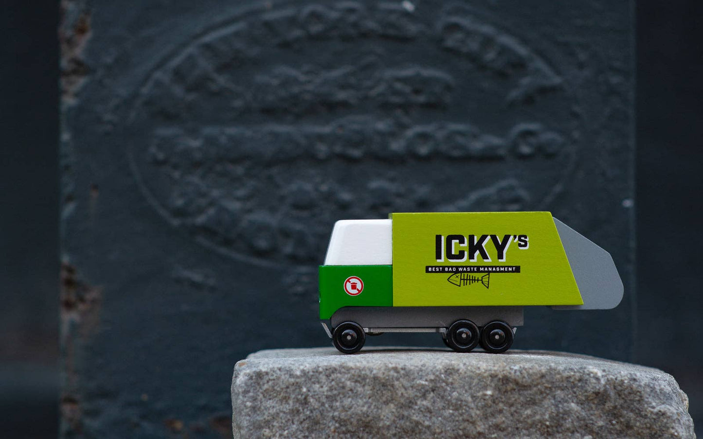 CandyLab Icky's Garbage Truck (Wooden Diecast Toy)