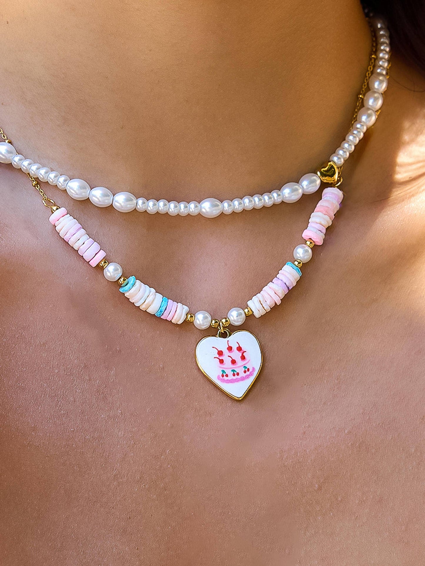 Heart Shell Necklace; (Mindy, 18K Gold Non-Tarnish)