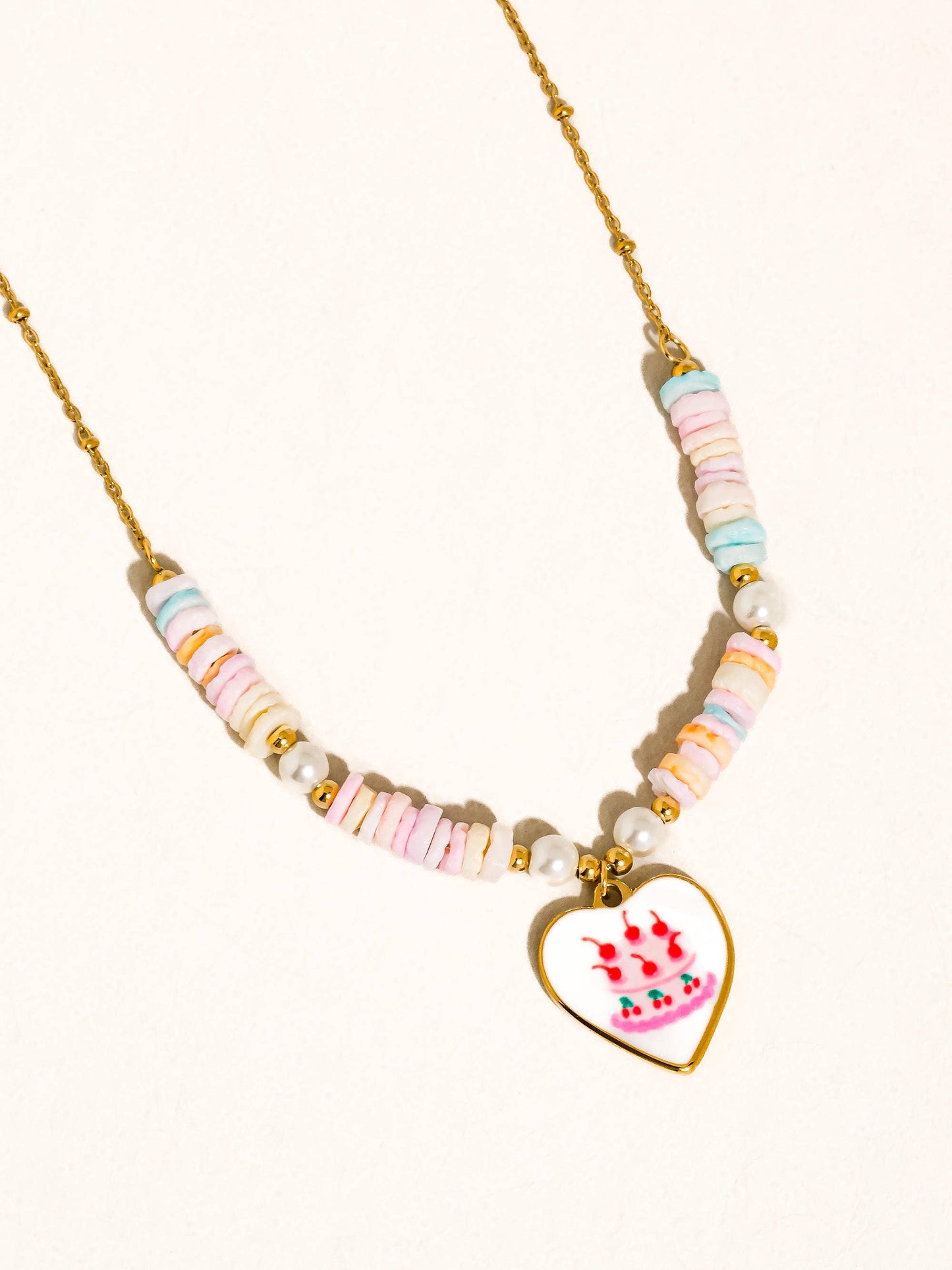 Heart Shell Necklace; (Mindy, 18K Gold Non-Tarnish)