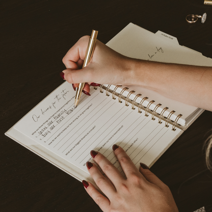 Prompted Journal; Newlywed One Line A Day - Wedding