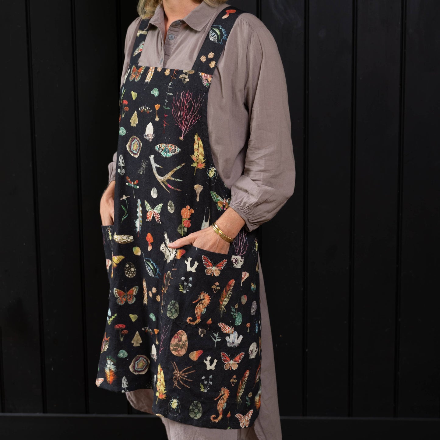 Smock Apron; Specimens in Black (100% Cotton)