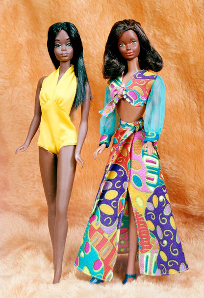 Postcard Set; Barbie | Chronicle Books