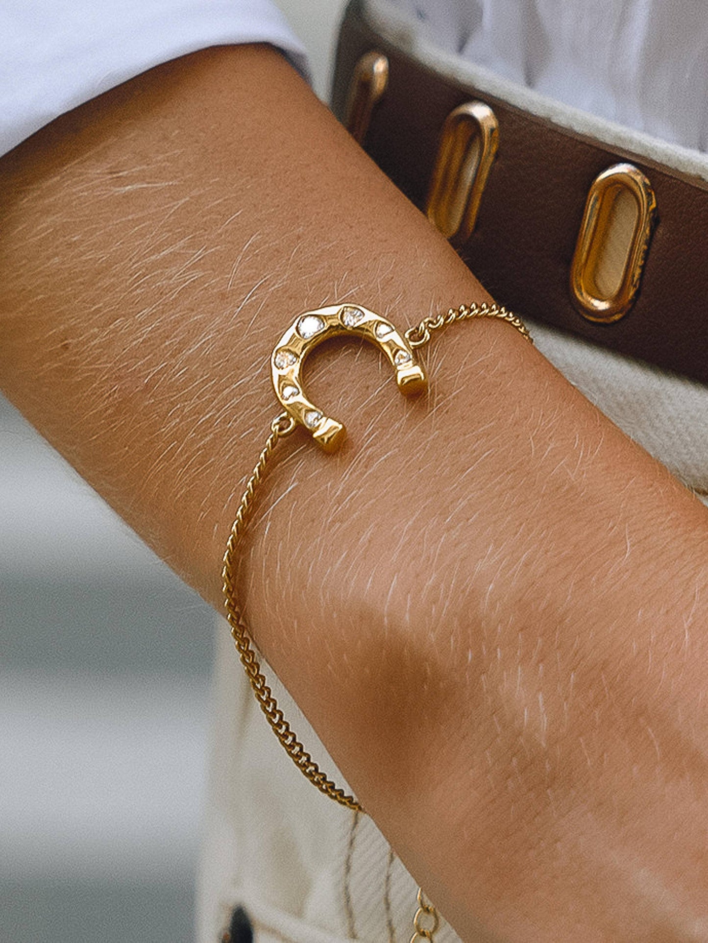 Horseshoe Chain Bracelet; Tundra 18K Gold Non-Tarnish CZ