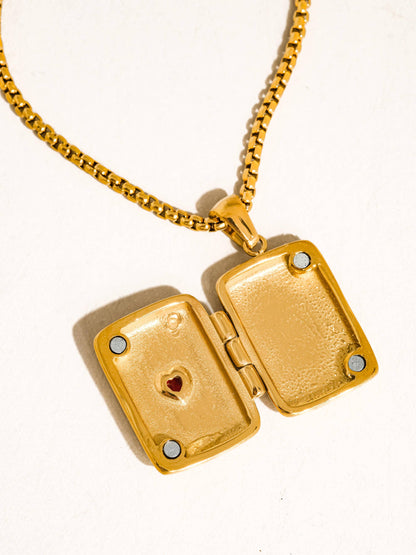 Heart Locket Pendant Necklace; Lavande (18K Gold Non-Tarnish)